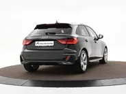 Audi A1 Sportback 30 TFSI 110pk S Edition · Camera · Apple/Android Car Play · Keyless · P-Sensoren · Getint Glas · Afgevlakt Stuurwiel · 17'' Inch ·