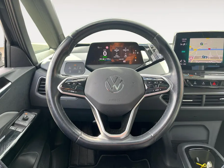 Volkswagen ID.3 First Plus 58 kWh SOH 90,8 | Panoramadak | WLTP 424 km | Adapt. Cruise | Navigatie | CarPlay | Stoel-/stuurverwarming | Etc.