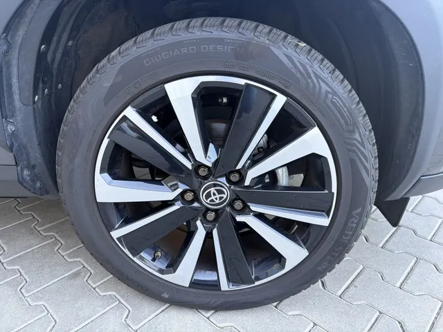 Toyota Yaris Cross 1.5 Hybrid Launch Edition | Bi-Tone | HUD | VERKOCHT