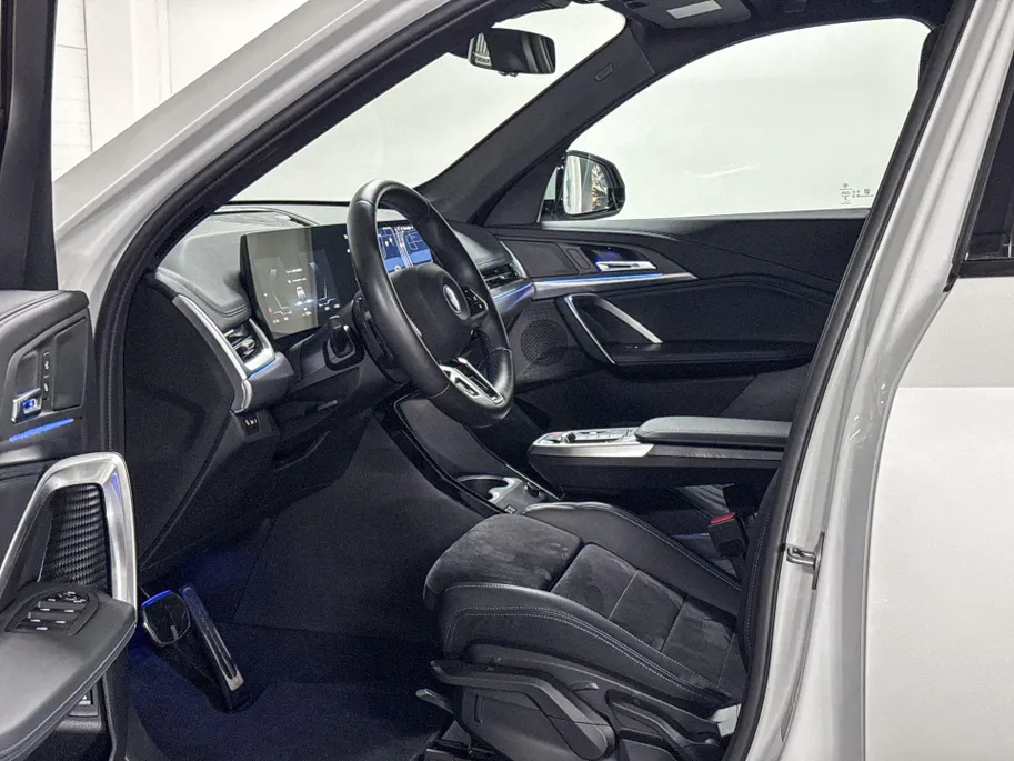 BMW iX1 xDrive30 Launch Edition