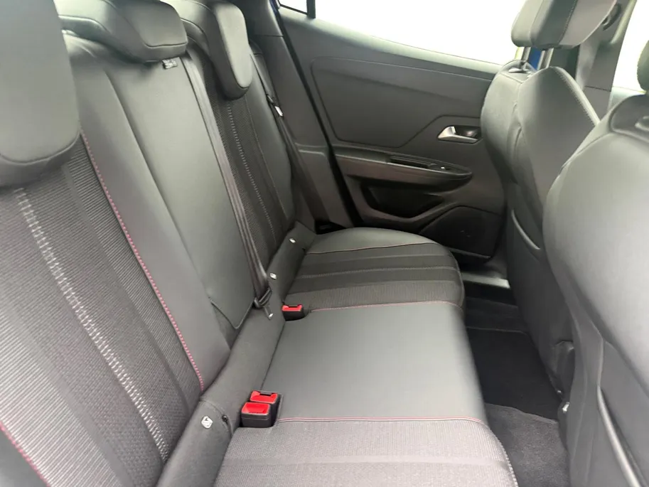 Opel Mokka-e GS Line 50-kWh 11kw bl. | 1e Eigenaar | SOH 99% | Navigatie | Stoel/Stuurverwarming | Adapt. Cruise Control | Apple/Android Carplay | 12 maanden Bovag ! |