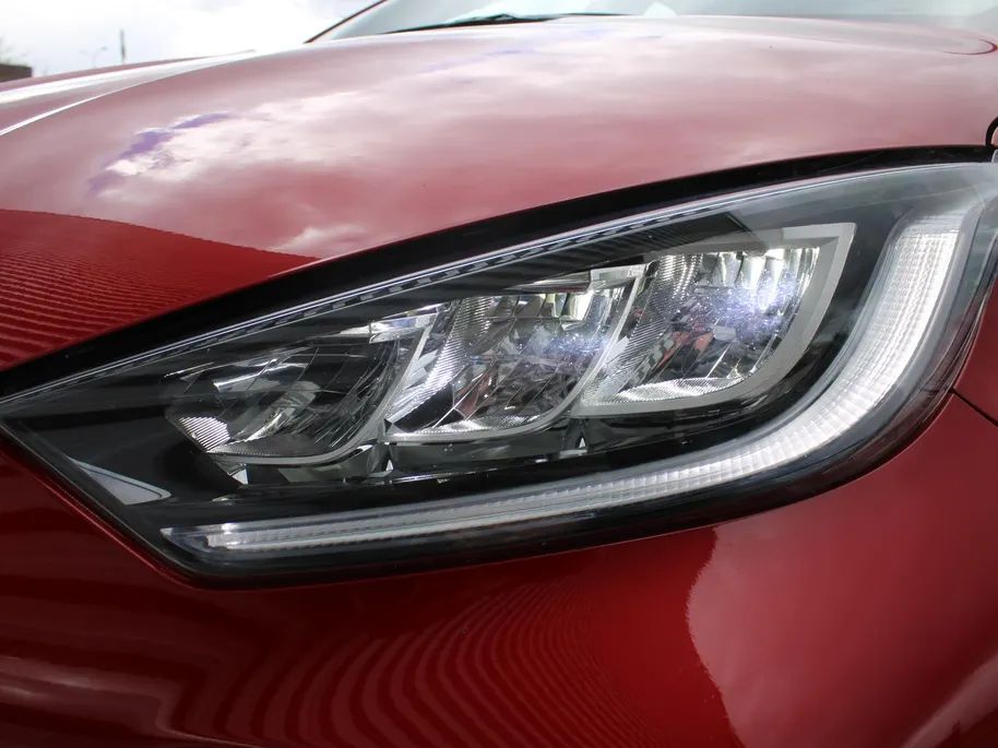 Mazda 2 Hybrid 1.5 Agile | Comfort pakket | 15' LM | Stuur/-stoelverwarming | Carplay | Cruise adapt. |