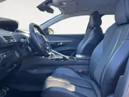 Peugeot 3008 1.6 HYbrid 225 Allure Pack Business | Camera | Apple Carplay en Android Auto | Navigatie | Dodehoek detectie