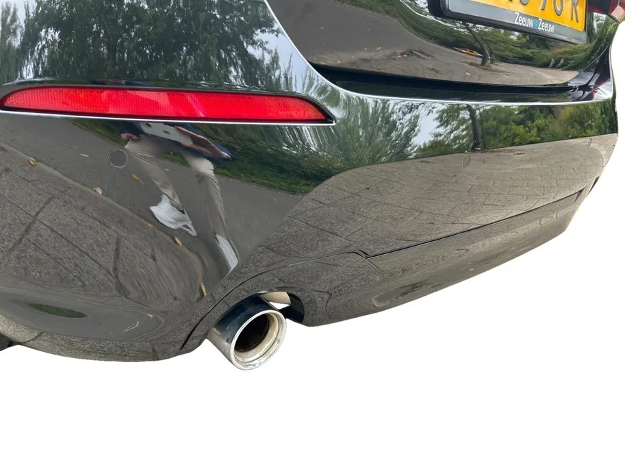 BMW 1 Serie 116i Introduction Edition Navi , parkeersensoren , climate , cruise , tel , lm velgen .