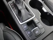 Kia Sportage 1.6 T-GDI Black Edition | Stuur-/stoelverwarming v+a | Schuifdak | Leer | Camera | Elek. achterklep | Cruise | PDC | Navi | 17' LM | Zeer nette auto! |