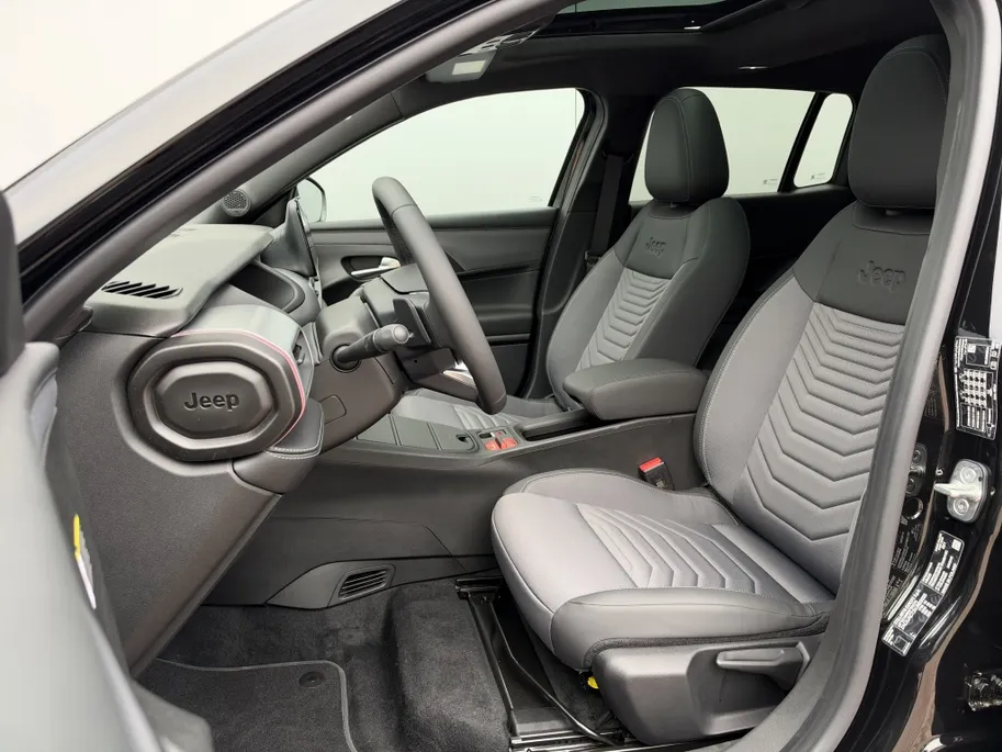 Jeep Avenger Jeep Avenger 1.2 e-Hybrid Summit | Facelift | Pano | Winter