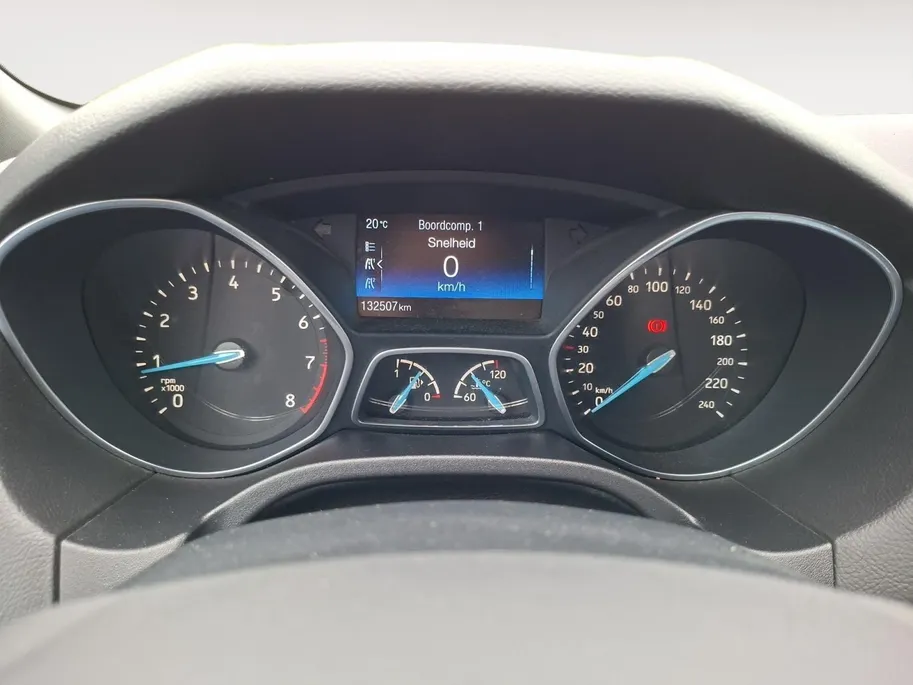 Ford Focus 1.0 ST-Line Wagon | Nieuwe distributieriem | Parkeersensoren | Navigatie | Climate Control | Voorruitverwarming | 17' Lichtmetaal | Trekhaak