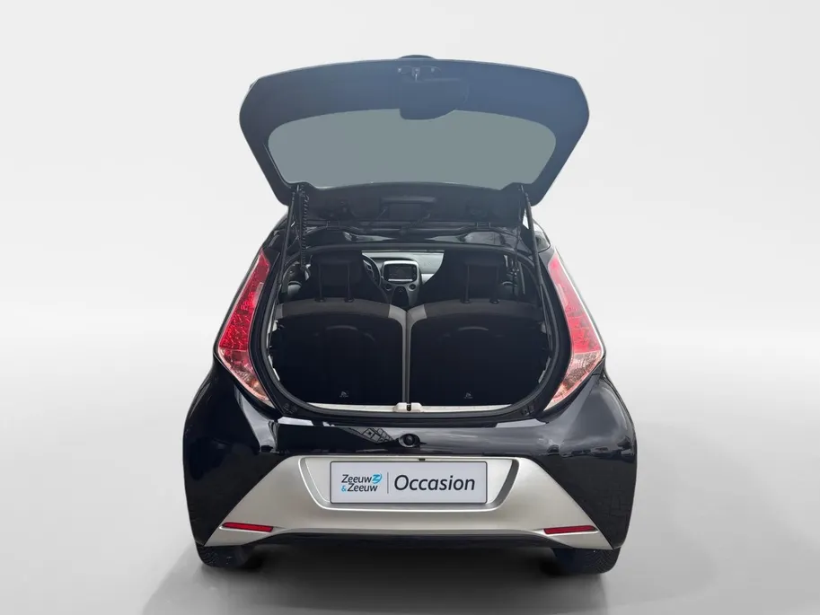 Toyota Aygo 1.0 VVT-i x-play | Airco | Achteruitrijcamera | Apple carplay / Android auto |