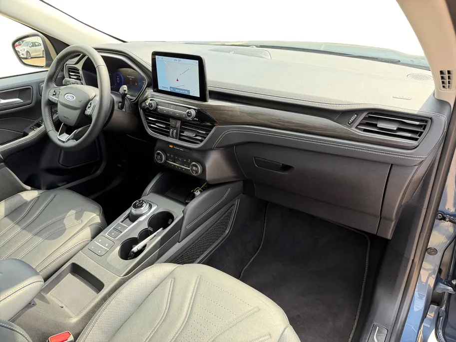 Ford Kuga 2.5 PHEV Vignale | Dealer onderhouden | Automaat | Adapt. Cruise control | BLIS | Elektr. achterklep | Winter pack | lederen bekleding | Parkeersensoren voor en achter | Camera voor en achter | Navigatie | Apple carplay & Android auto | B&O audio | Privac