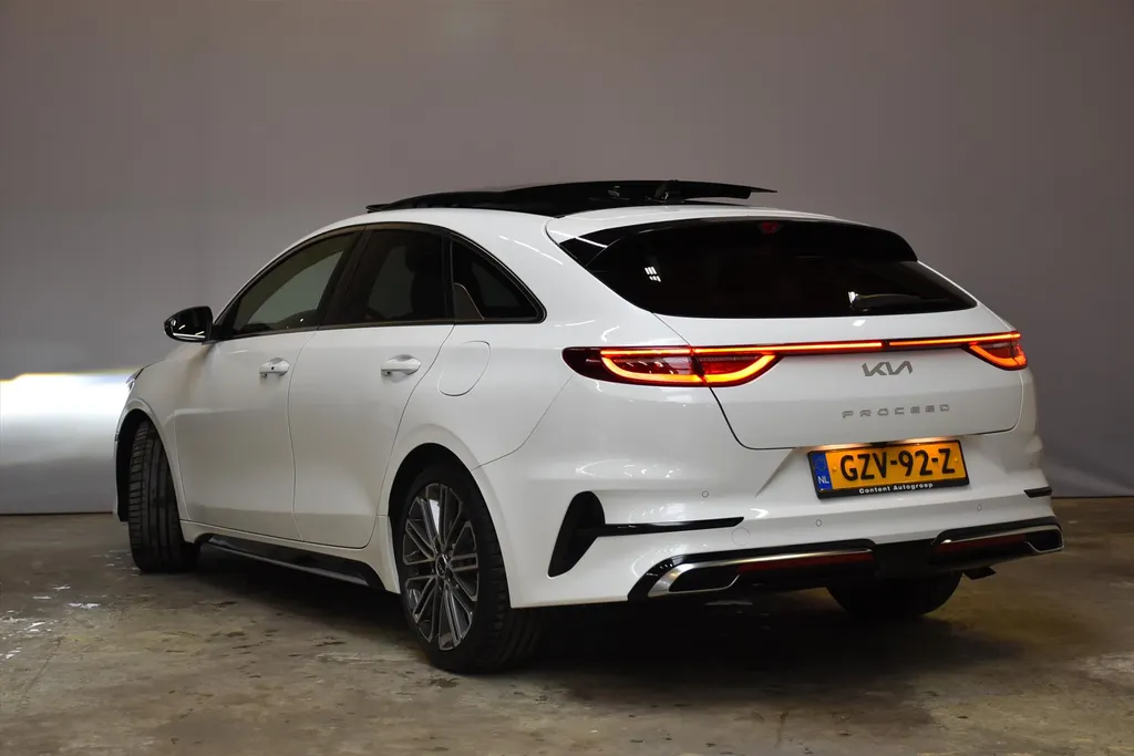Kia ProCeed 1.5 T-GDi 140pk DCT7 GT-PlusLine PANO DAK