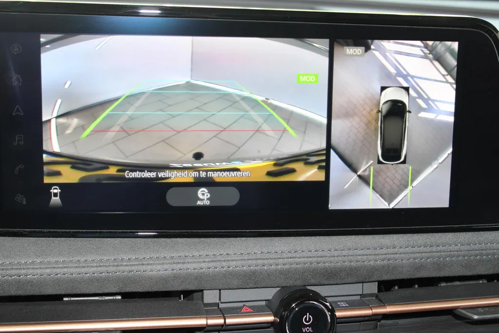 Nissan ARIYA Evolve 66 kWh | 22KW Lader| Afneembare trekhaak| Apple carplpay& Android auto| 360grd Camera| Stoelverwarming en verkoeling| Elektrisch verstelbare stoelen| Luxe bekleding| Dealer onderhouden|