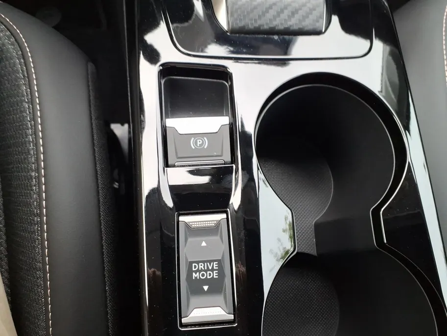 Peugeot e-208 EV Allure Avantage 51 kWh Automaat | Navigatie | Airco | 1 jaar Garantie