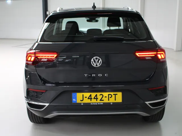 Volkswagen T-Roc 1.5 TSI DSG Sport | Navigatie | Airco | PDC + Camera | Stoelverw.
