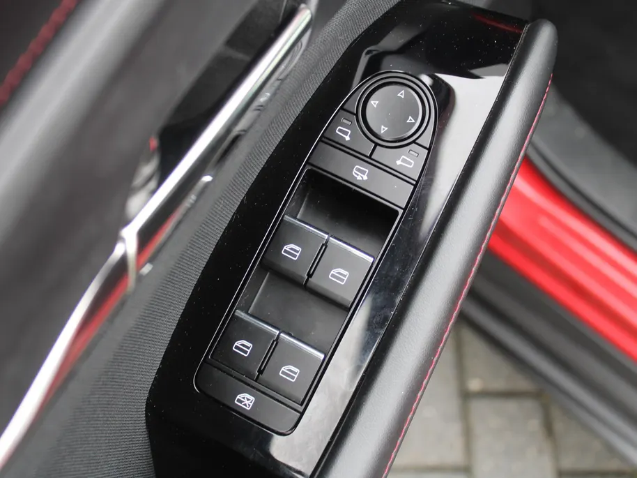 Mazda CX-30 2.0 e-SkyActiv-G M Hybrid Homura | Trekhaak | Camera | Stoelverwarming | HUD | 18" LM | Dodehoek detectie | Elek. achterklep | Cruise adapt. | LED |