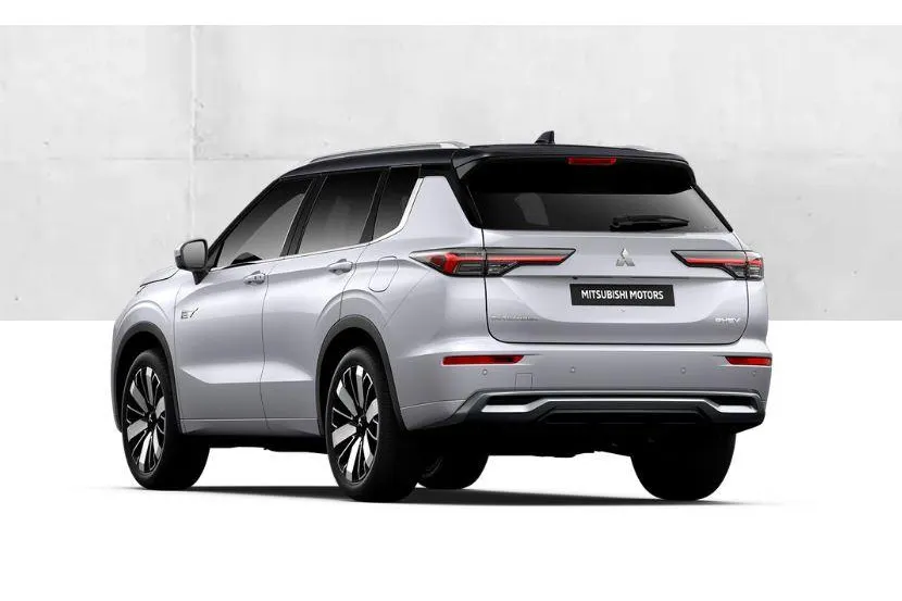 Mitsubishi Outlander 2.4 PHEV Instyle+ €5.000 euro korting eigen voorraad| 8 jaar garantie| Snel leverbaar | Totaalprijs op is op.m25