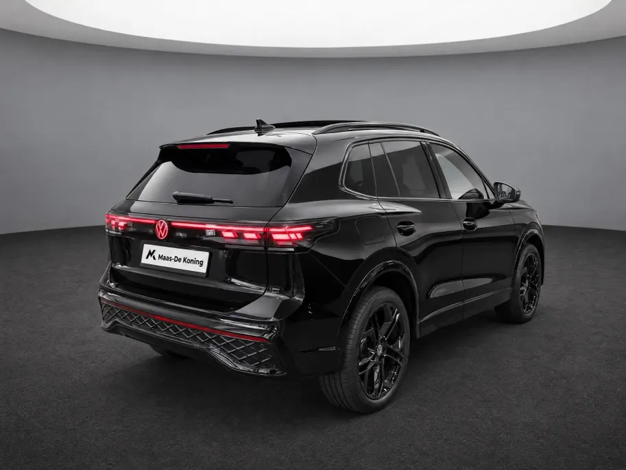 Volkswagen Tiguan 1.5 272pk DSG eHybrid R-Line Edition · Panoramadak · Wegklapbare Trekhaak · 360 Camera · Verwarmbare Voorruit · 20'' Inch · Garantie t/m 16-04-2030 of 100.000km