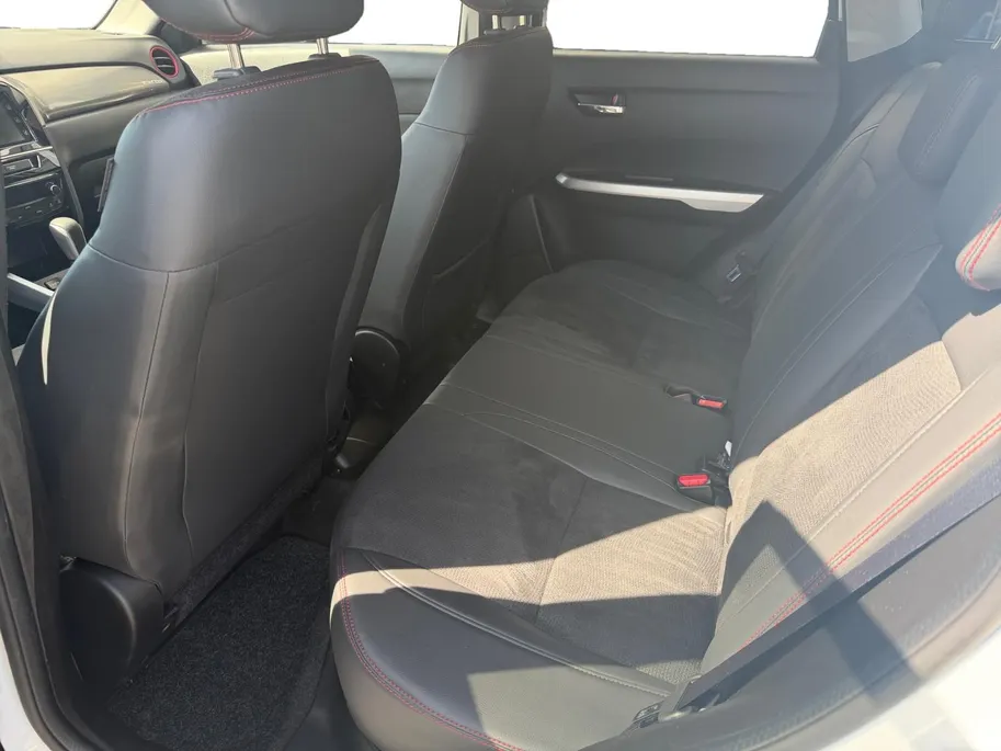 Suzuki Vitara 1.4 S Allgrip | Stoelverwarming | Dodehoeksensoren | Hoge Zit | Camera | Adaptive Cruise Control |