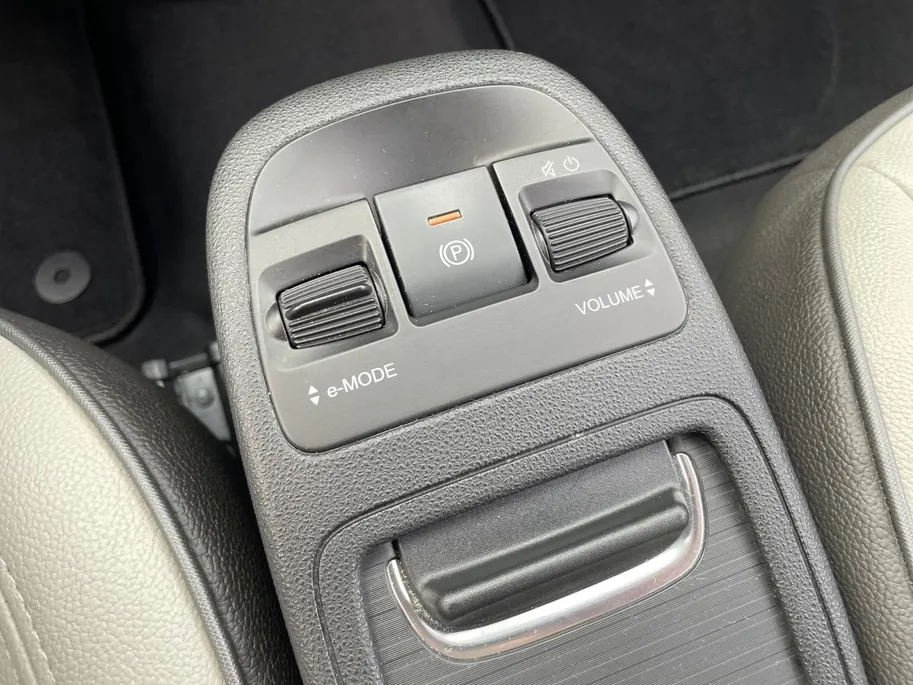 Fiat 500 La Prima 42 kWh *SOH 95%*Navi*Camera*Climate Control*Stoelverwarming*Carplay*Adapt.Cruise Control*Parkeersensoren*LM.Velgen*Zeer nette auto!