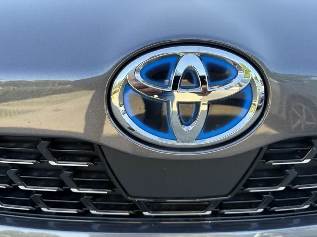 Toyota Yaris Cross 1.5 Hybrid Launch Edition | Bi-Tone | HUD | VERKOCHT