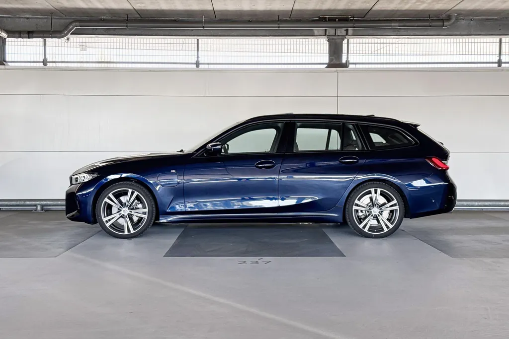 BMW 3 Serie Touring 330e xDrive