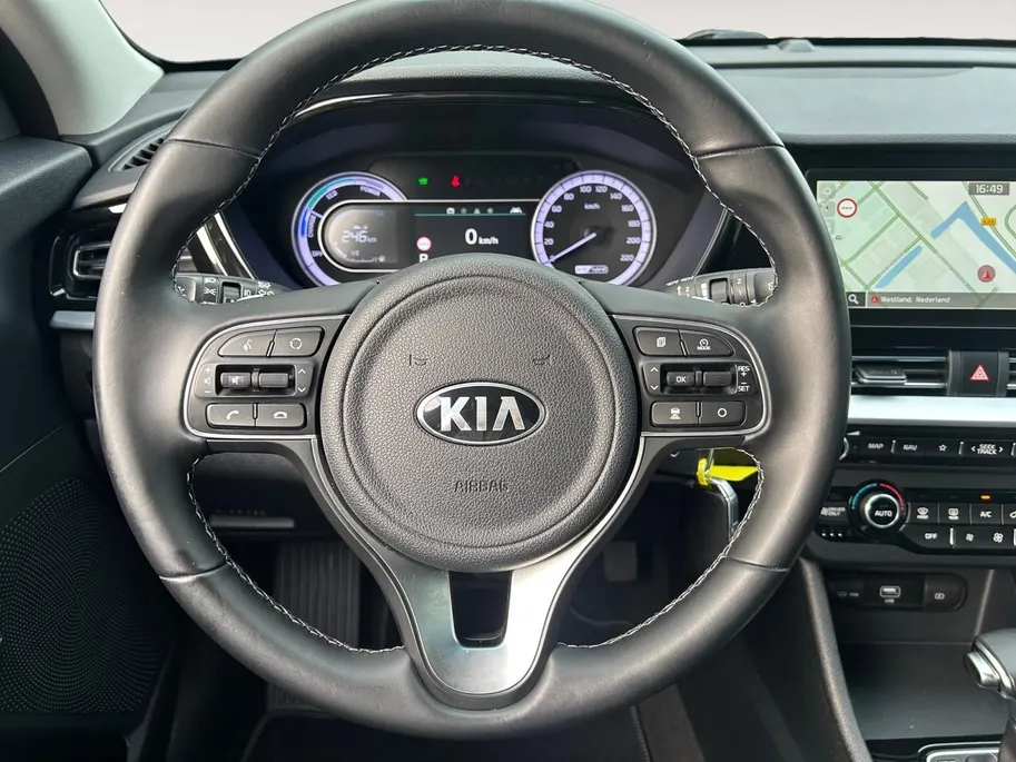 Kia Niro 1.6 GDi Hybrid DynamicLine | Apple Carplay / Android Auto | Navigariesysteem | Licht + Regensensor | Parkeersensoren + Camera Achter | Cruise Control Adaptief | Rijstrooksensor + Correctie