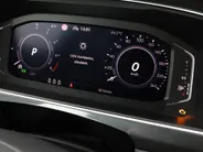 Volkswagen Tiguan 1.4 TSI eHybrid 245pk DSG Life Business · Camera · Inklap. Trekhaak · Stuur- & Stoelverwarming · Apple/Android Car Play · Elek. Achterklep ·