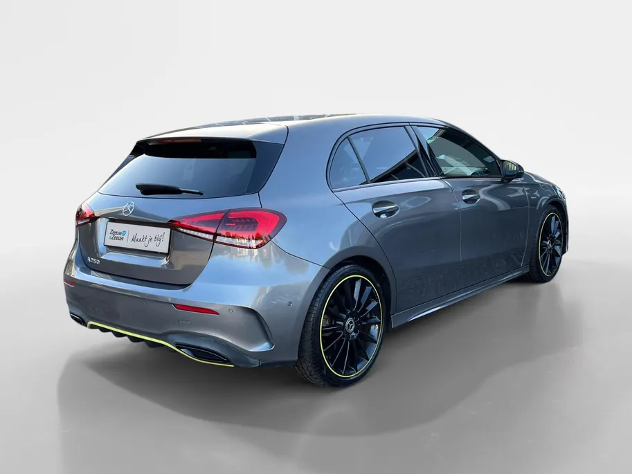 Mercedes-Benz A-Klasse 250 Premium Plus | AMG Pakket | Panoramadak | Achteruitrijcamera | Stoelverwarming | 12 maanden garantie! |