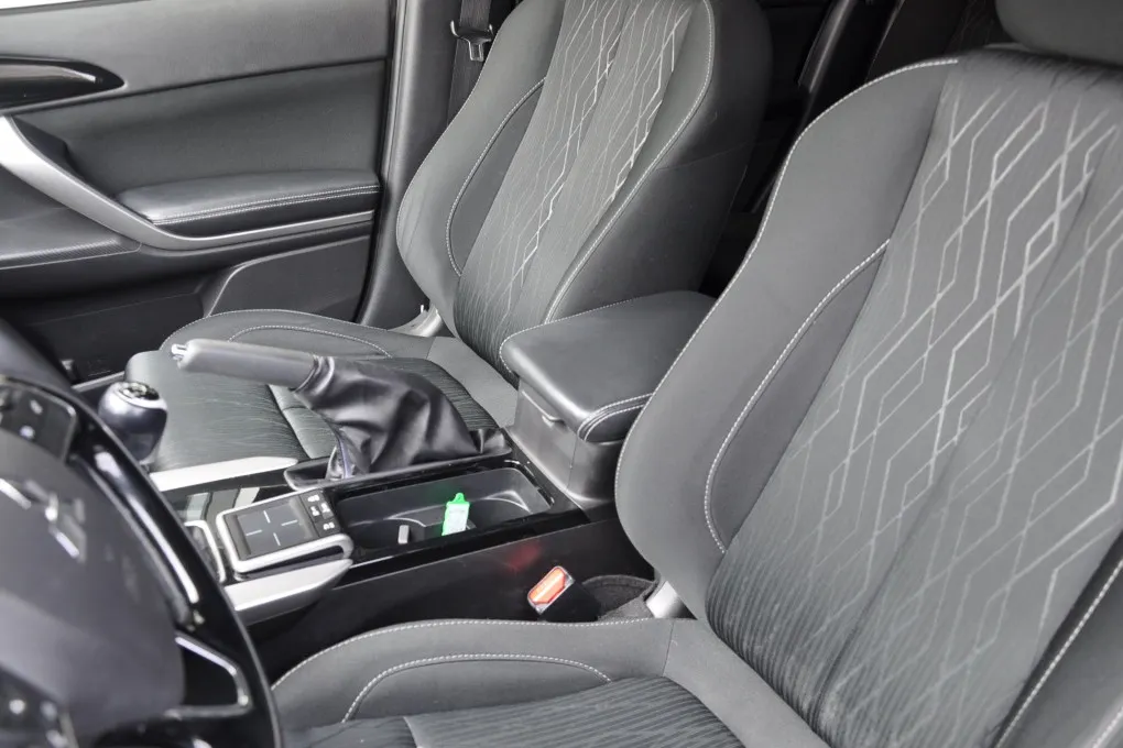 Mitsubishi Eclipse Cross 1.5 DI-T First Ed. All Seasons Head Up