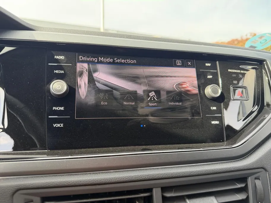 Volkswagen Taigo 1.0 TSi DSG7-autom. R Line | Automaat | Camera | Climate Control | Apple Carplay/Android Auto | Keyless | Sportstoelen | R-line