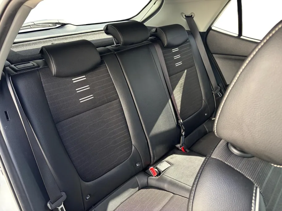 Kia Stonic 1.0 T-GDi MHEV GT-PlusLine | Navi | Clima | Camera | Schuif-/Kanteldak | Dodehoekdetectie | Stoel-/Stuurverwarming | LED-Koplampen | Carplay | LM Velgen