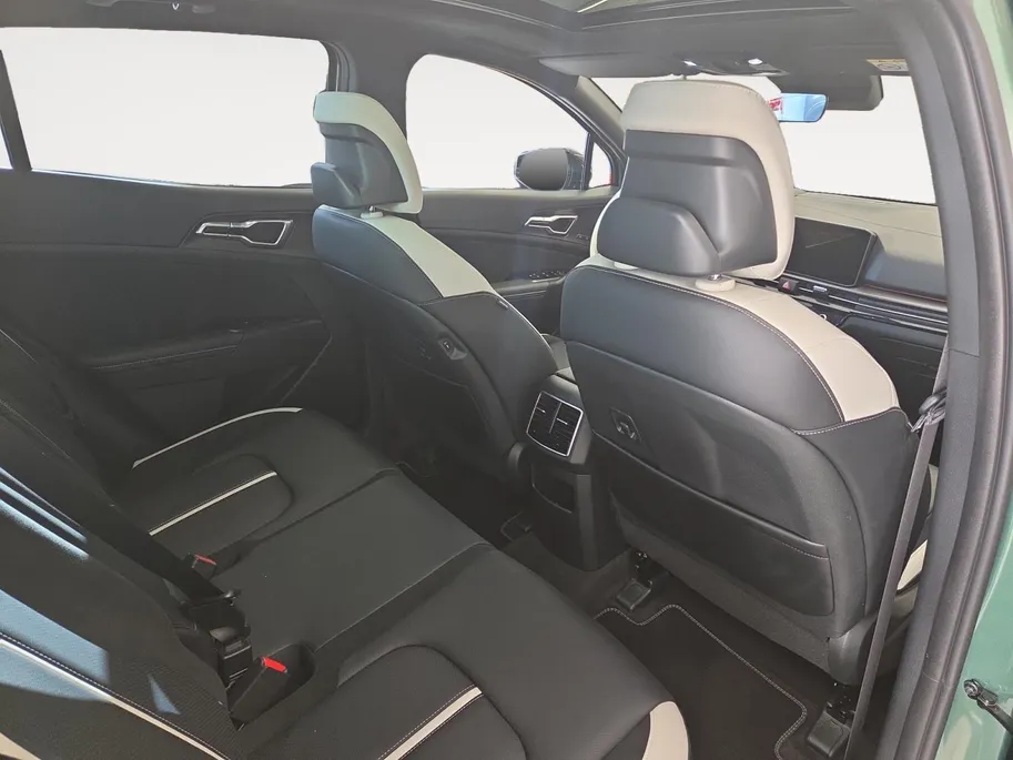 Kia Sportage 1.6 T-GDi Plug-in Hybrid GT-PlusLine | Airco | Navi | Camera | LM Velgen | PANORAMADAK | TREKHAAK |
