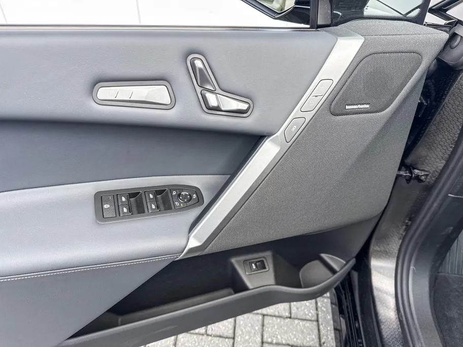 BMW iX xDrive M70