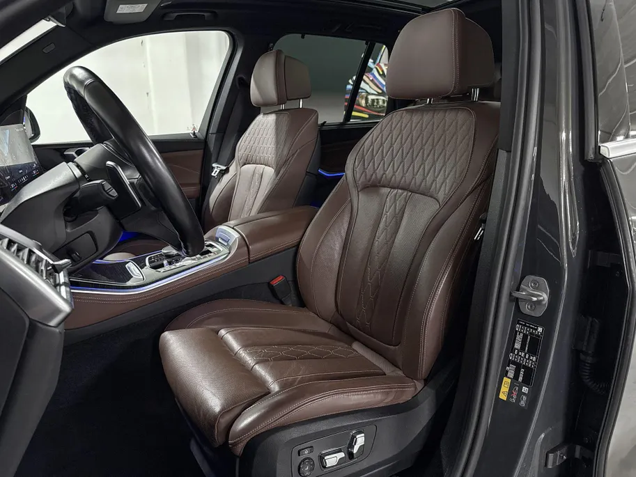 BMW X5 xDrive50e Launch Edition