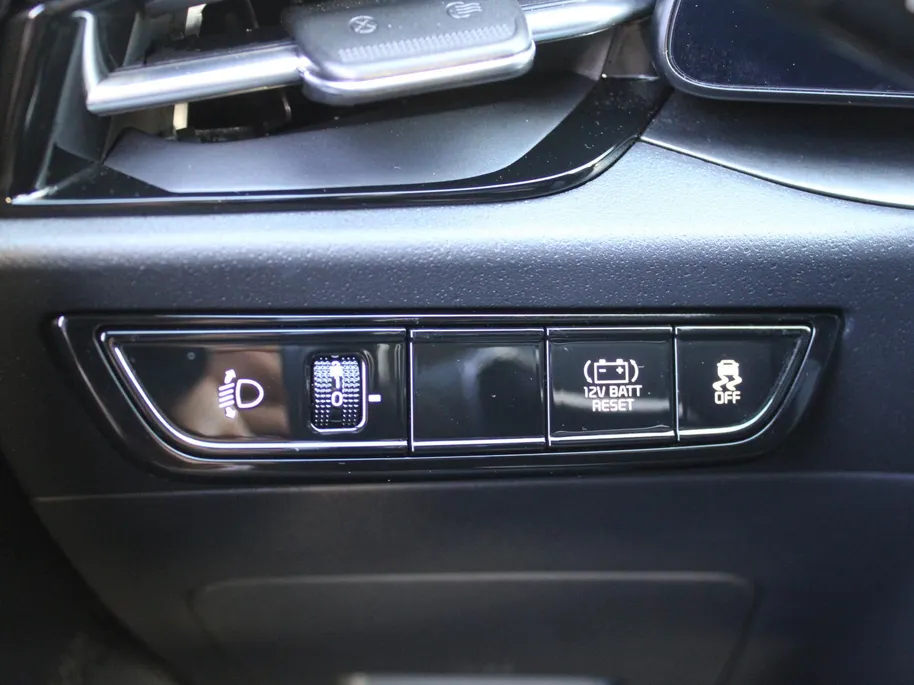 Kia Niro 1.6 GDi Hybrid DynamicLine | Camera | Cruise adapt. | Clima | 16' LM | Navi | Keyless | Apple Carplay/Android Auto |