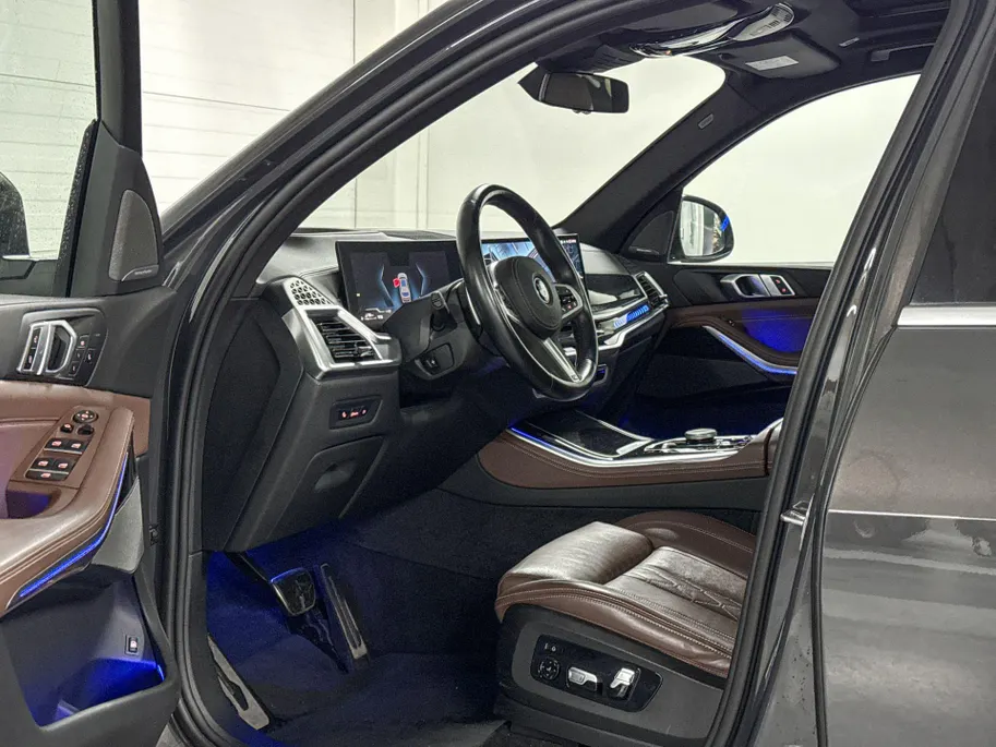 BMW X5 xDrive50e Launch Edition