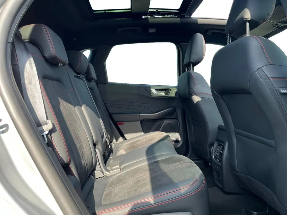 Ford Kuga 2.5 PHEV ST-Line X | Schuif/Kantel Dak | Adaptieve Cruise Control | Elek. Trekhaak | 2100 KG Trekgewicht | Winter Pack |