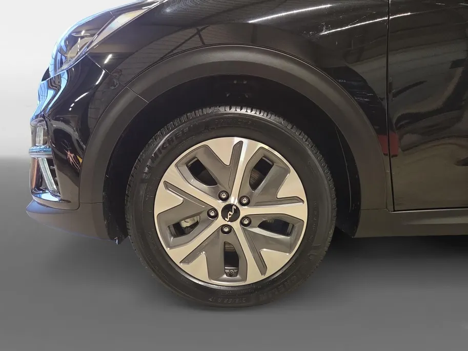 Kia e-Niro DynamicPlusLine 64 kWh | 1e Eigenaar | Accu 100% | Dealer onderhouden | Cruise Control Adaptief | Schuif/Kantel dak | Stoelverwarming | Apple Carplay/Android Auto | Camera | Fabrieksgarantie | NAP