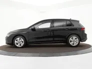 Volkswagen Golf 1.0 eTSI 110pk DSG Life · Camera · Apple/Android Car Play · Navigatie · P-Sensoren · 16'' Inch · Garantie t/m 04-02-2028 of 100.000km