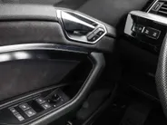 Audi e-tron 55 408pk Quattro S edition 95 kWh · SOH 95,6% · Panoramadak · 360 Camera · B&O Audio · Stoelverwarming · Luchtvering · 21'' Inch ·