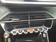 Peugeot e-208 EV Allure Avantage 51 kWh Automaat | Navigatie | Airco | 1 jaar Garantie