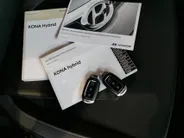 Hyundai Kona 1.6 GDI HEV Fashion | Parkeersensoren achter | Dodehoek sensoren | LM wielen | Climate controle | Adaptive cruise controle | Intelligente sleutel | Navigatie | Bluetooth | Zeer nette auto |