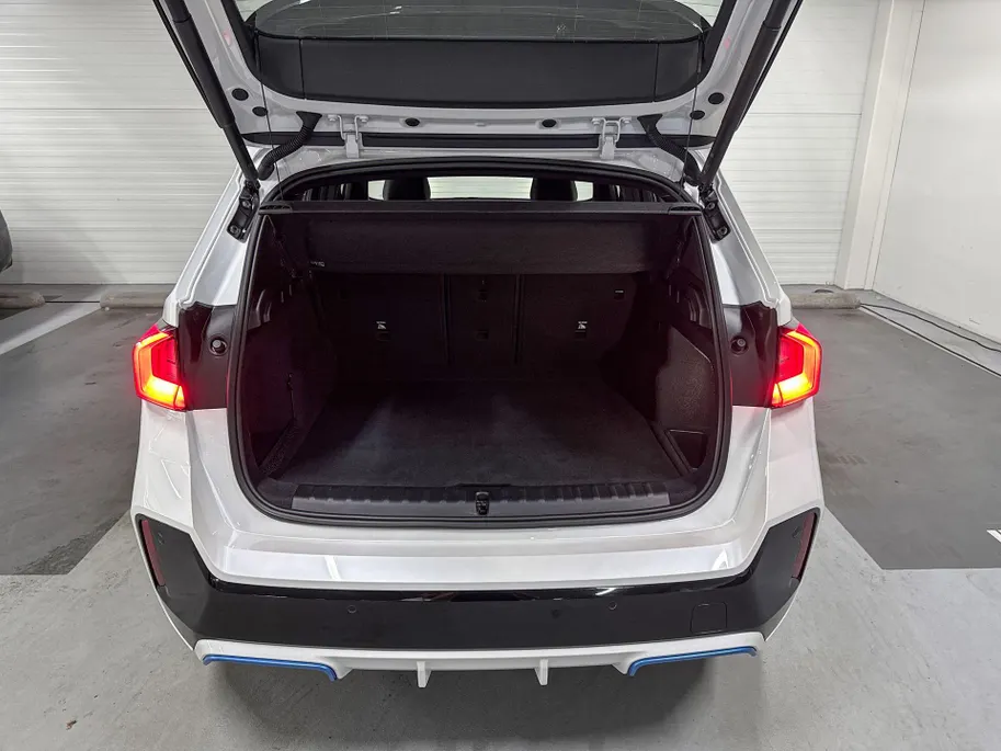 BMW iX1 xDrive30 Launch Edition
