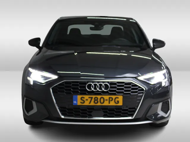 Audi A3 Limousine 30 TFSI Advanced edition Navigatie | Cruise Control | 17' Velgen | PDC Achter