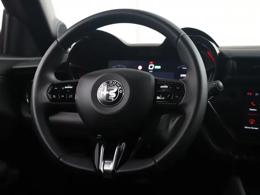 Alfa Romeo Junior 1.2 Turbo 136 PK Ibrida Speciale | Techno | Pano | Camera | Navi
