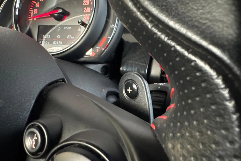 MINI Cooper Cabrio 2.0 John Cooper Works Chili