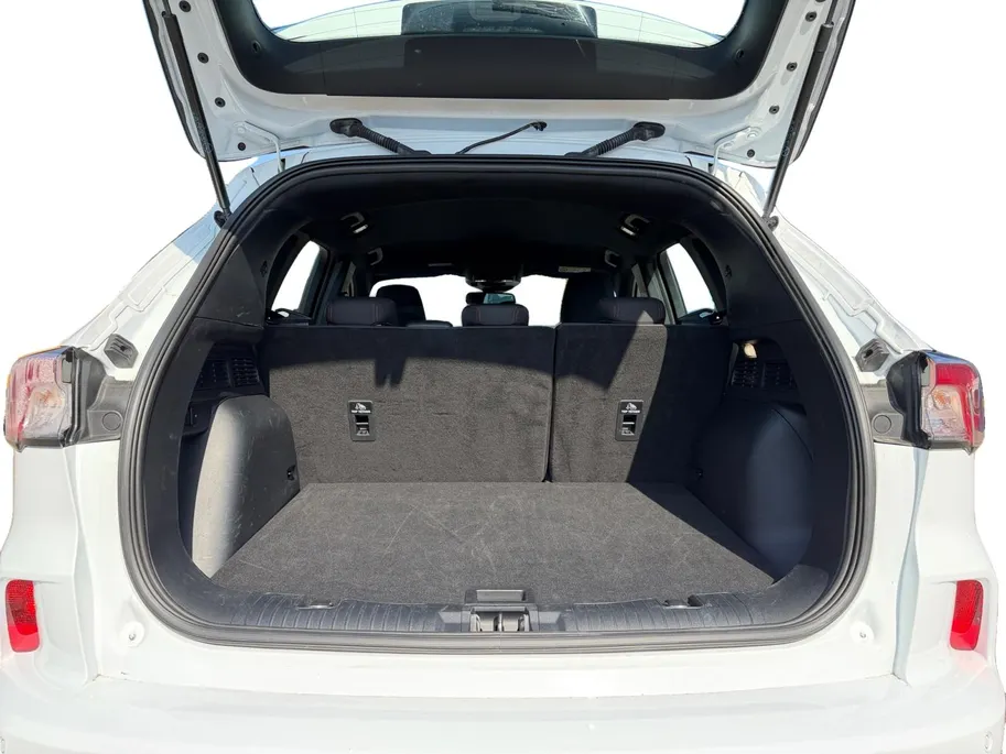 Ford Kuga 2.5 PHEV ST-Line | NL auto | 1500 kg trekgewicht | Automaat | Winter pack | Achteruitrijcamera | Parkeersensoren voor en achter | Cruise control | Apple carplay & Android auto | Bovag garantie |