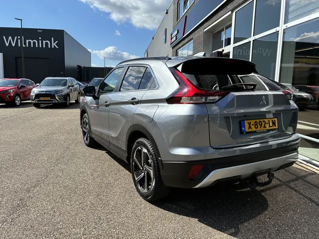 Mitsubishi Eclipse Cross 2.4i PHEV Intense+ | Trekhaak | Navigatie