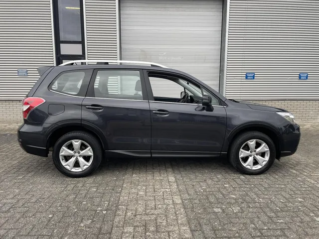 Subaru Forester 2.0 Luxury Trekhaak| Lage km stand| Dealer onderhouden| Rijklaar| Bovag Garantie