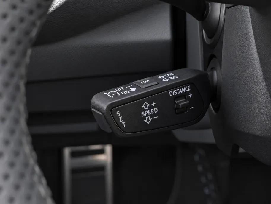 Audi Q5 2.0TFSIe-hybrid 270kW/367PK quattro S edition · Trekhaak · Leder · Camera · Apple/Android Car Play · Drive select · Garantie t/m 25-02-2028
