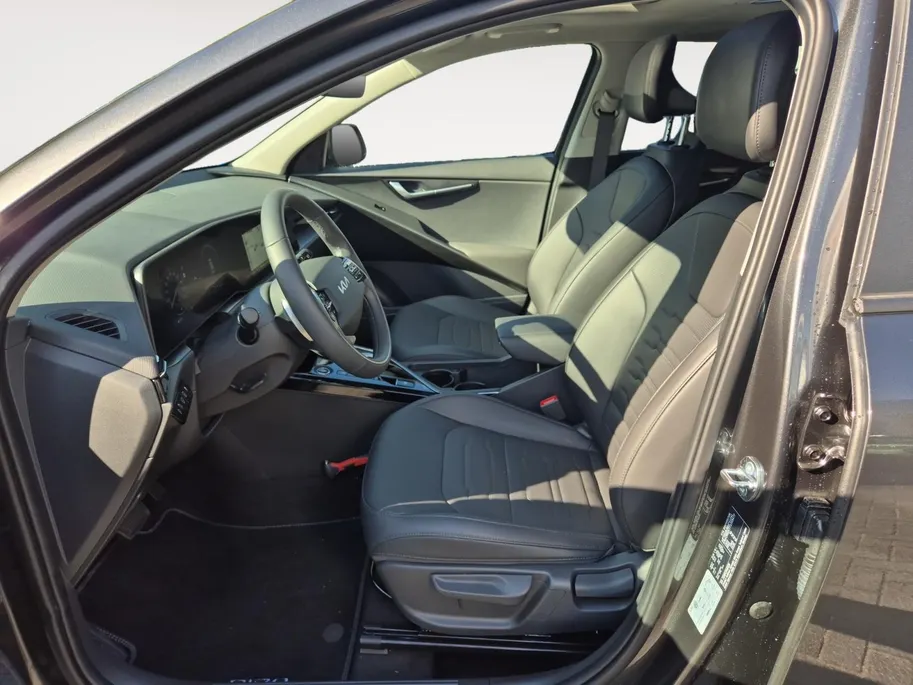 Kia Niro 1.6 GDi Hybrid DynamicPlusLine | Airco | Navi | Camera | Schuifdak | Stoelverwarming | Stuurverwarming | Leder | DEMO |